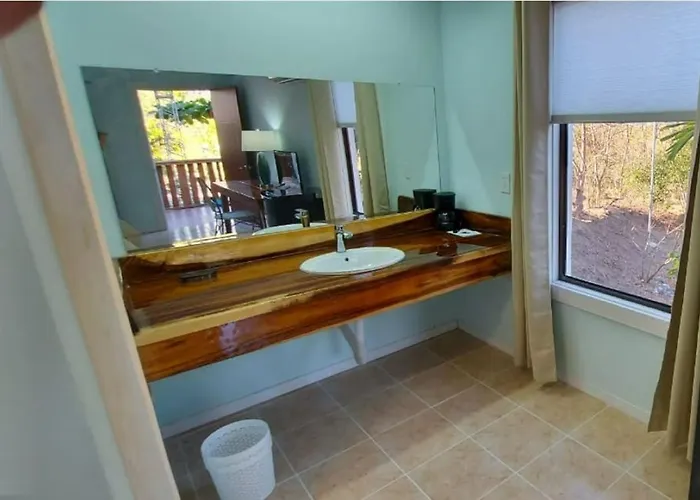 Blue Parrot Cabinas Lodge Colorado (Guanacaste)