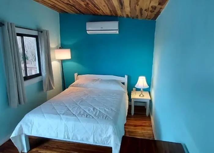 Blue Parrot Cabinas * Colorado (Guanacaste)